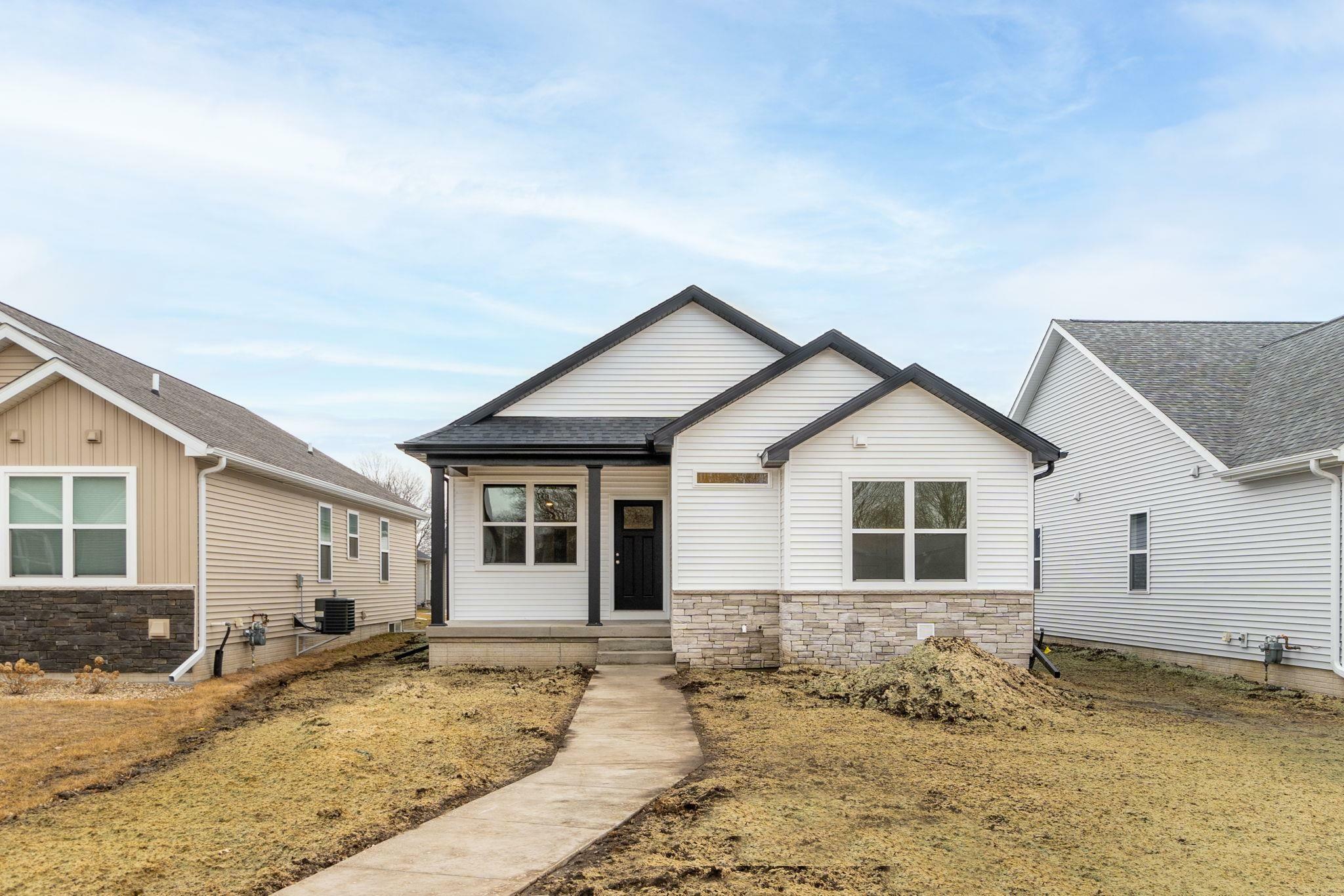 Property Photo:  118 Axlewood Drive  IA 50701 