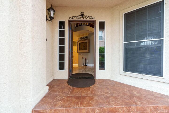 Property Photo:  960 Vista Place  CA 93245 