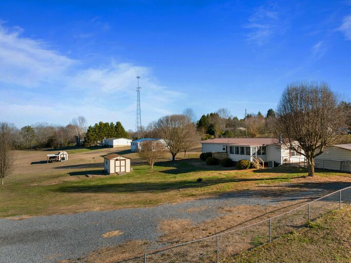 Property Photo: 1009 Old Newport Highway TN 37725