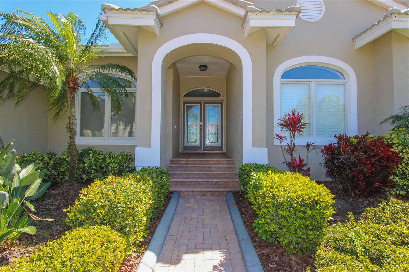 Property Photo:  946 Allegro Lane  FL 33572 