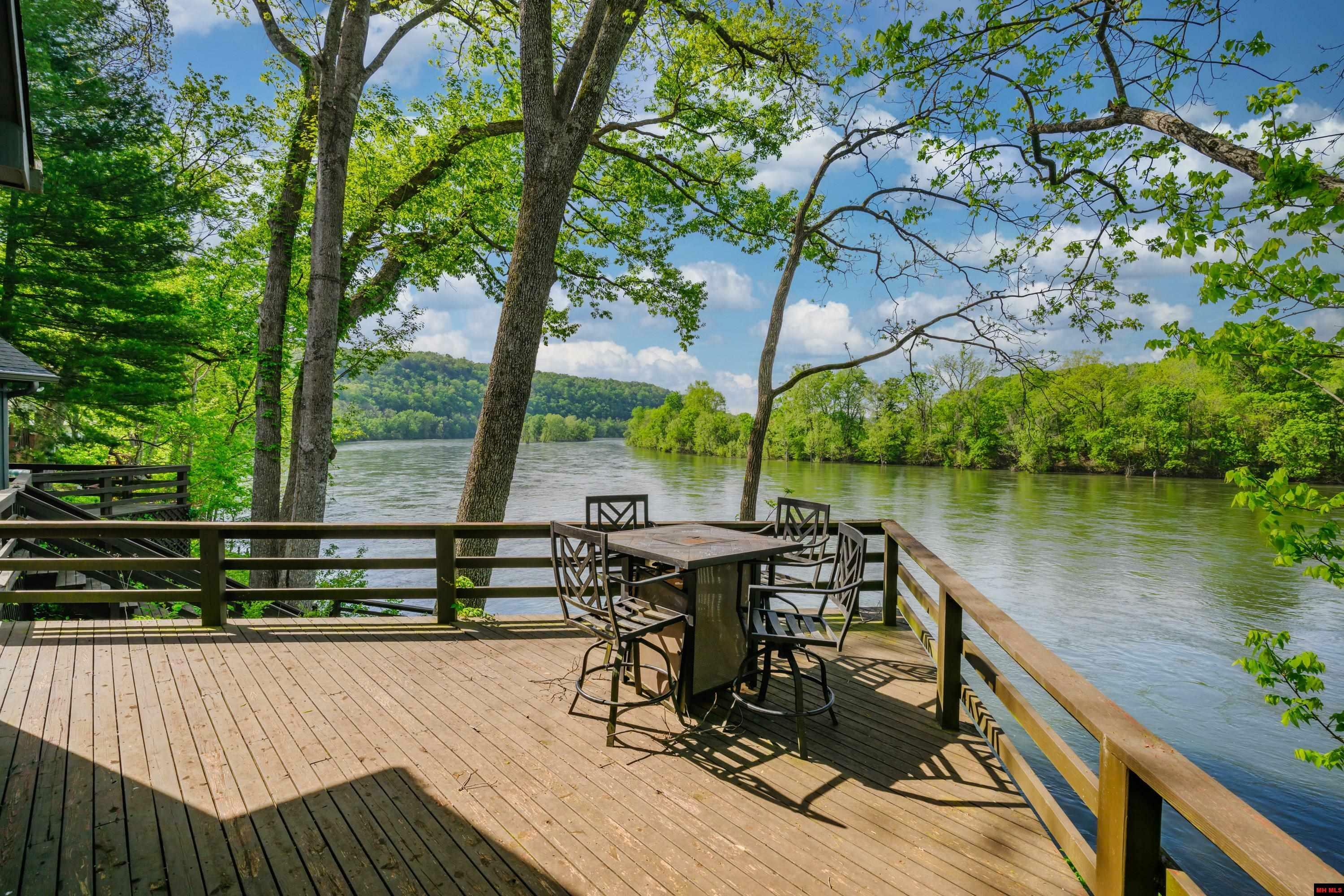 Property Photo: 181 Rim Shoals Cp AR 72653