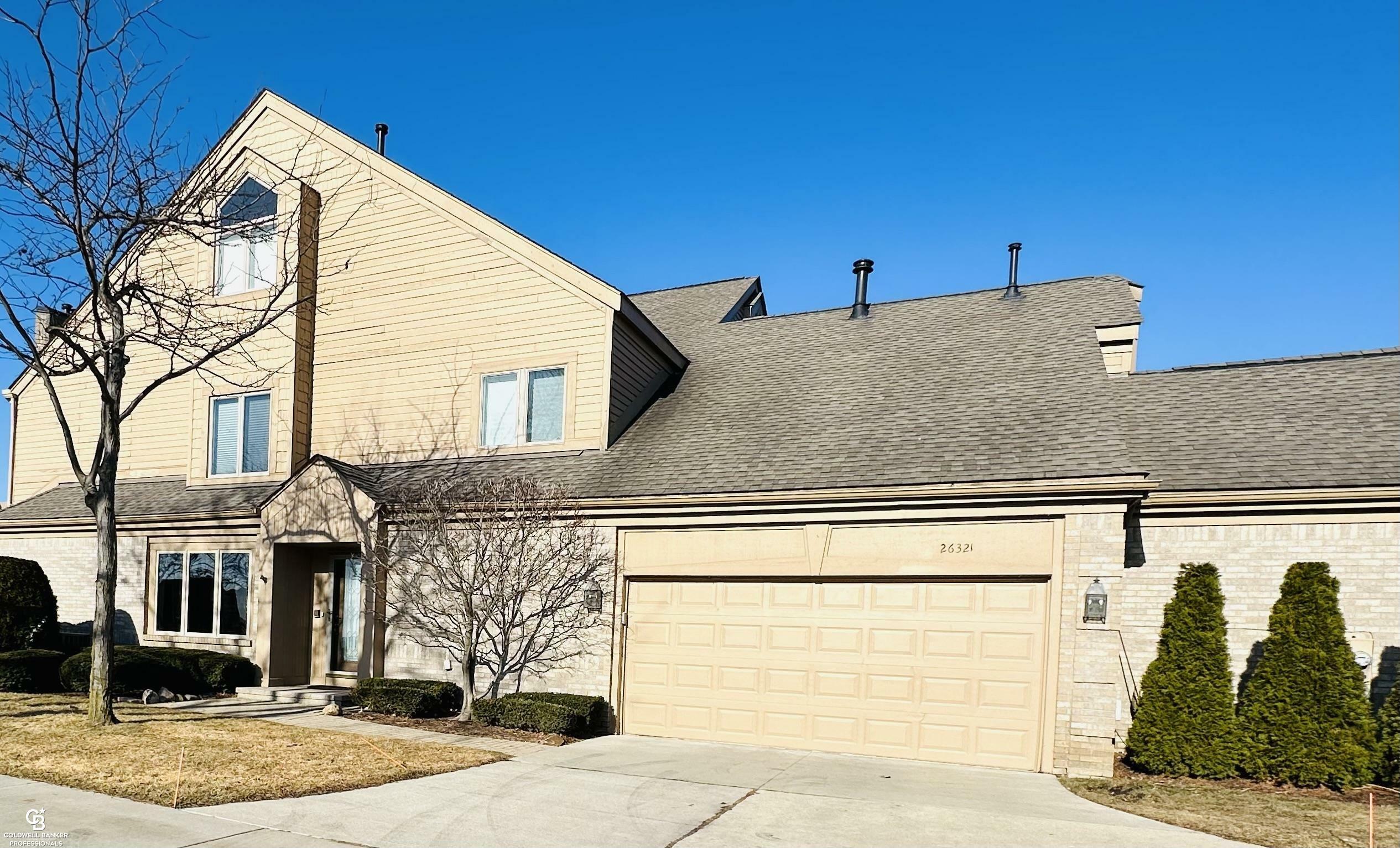 Property Photo:  26321 Harbour Pointe Dr N Drive  MI 48045-3298 