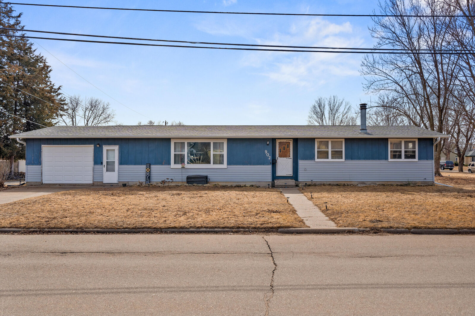 Property Photo: 902 E Webster St WI 53821