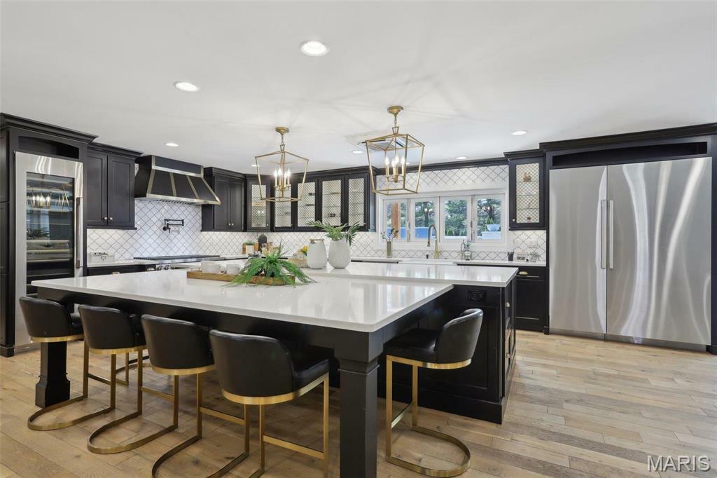 Property Photo: 30 Bellerive Country Club Grounds Drive MO 63141