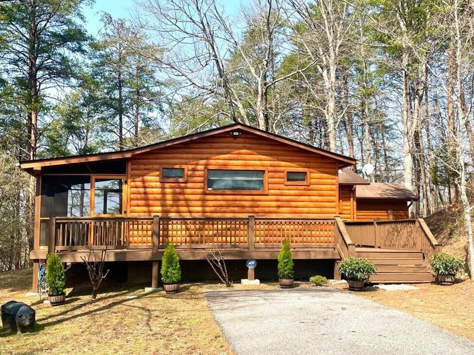 Property Photo: 233 River Hills GA 30559