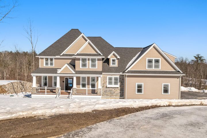 Property Photo:  9 McIntosh Hollow  NH 03087 