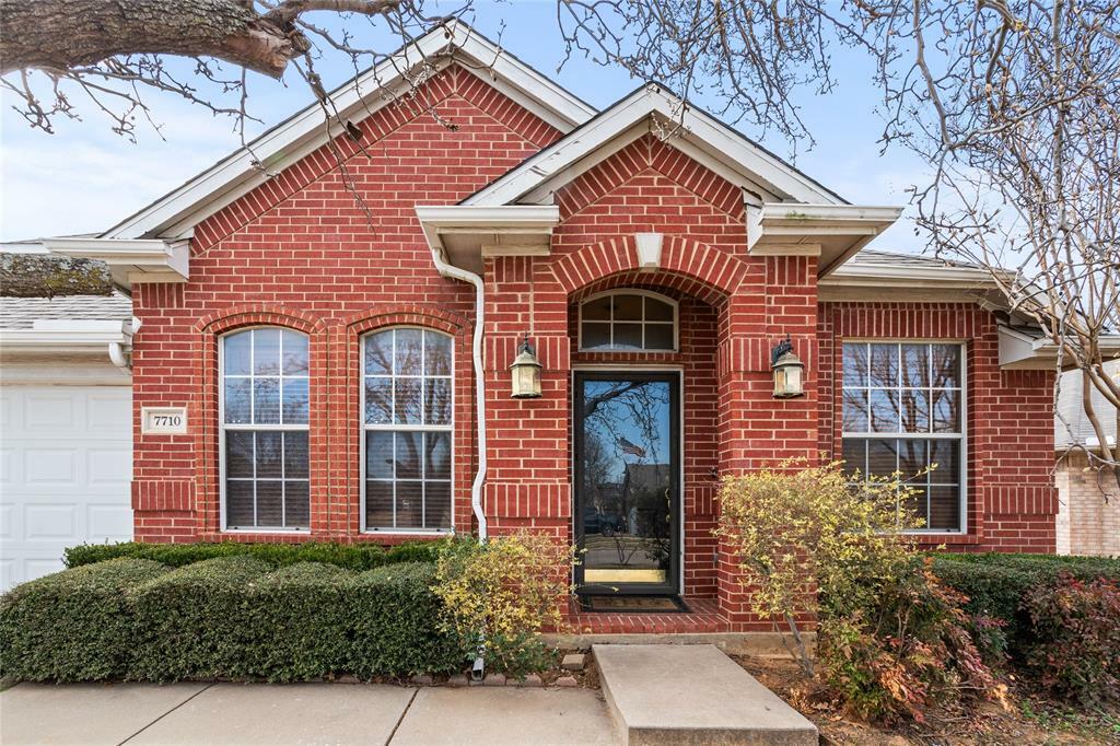 Property Photo: 7710 Fox Chase Drive TX 76001
