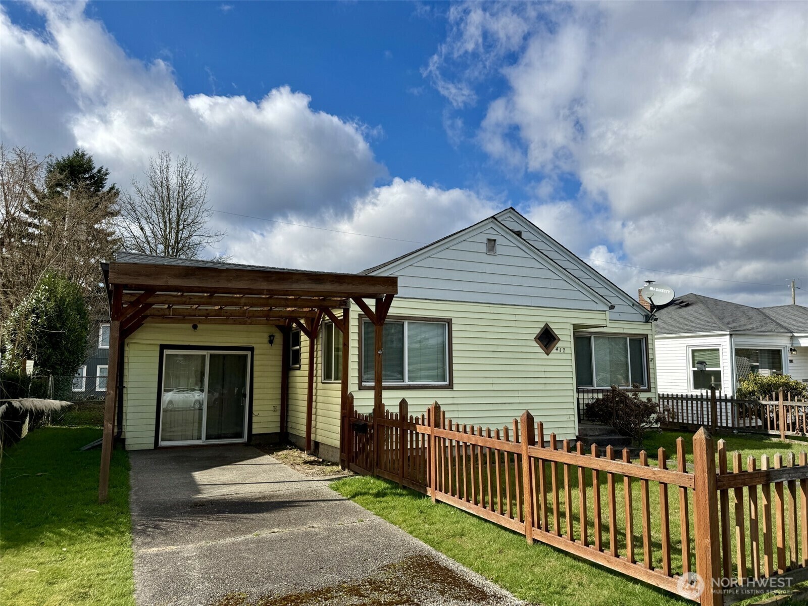 Property Photo:  417  A Street NE  WA 98002 