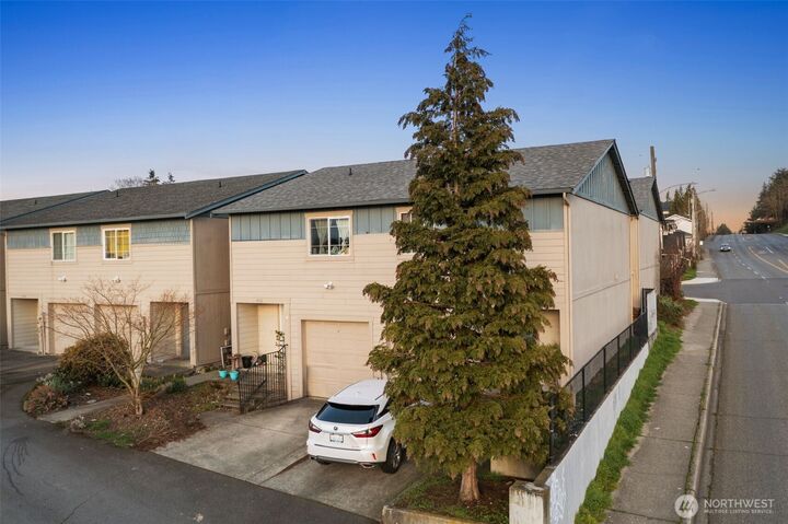 Property Photo:  4560 S Puget Sound Avenue  WA 98409 