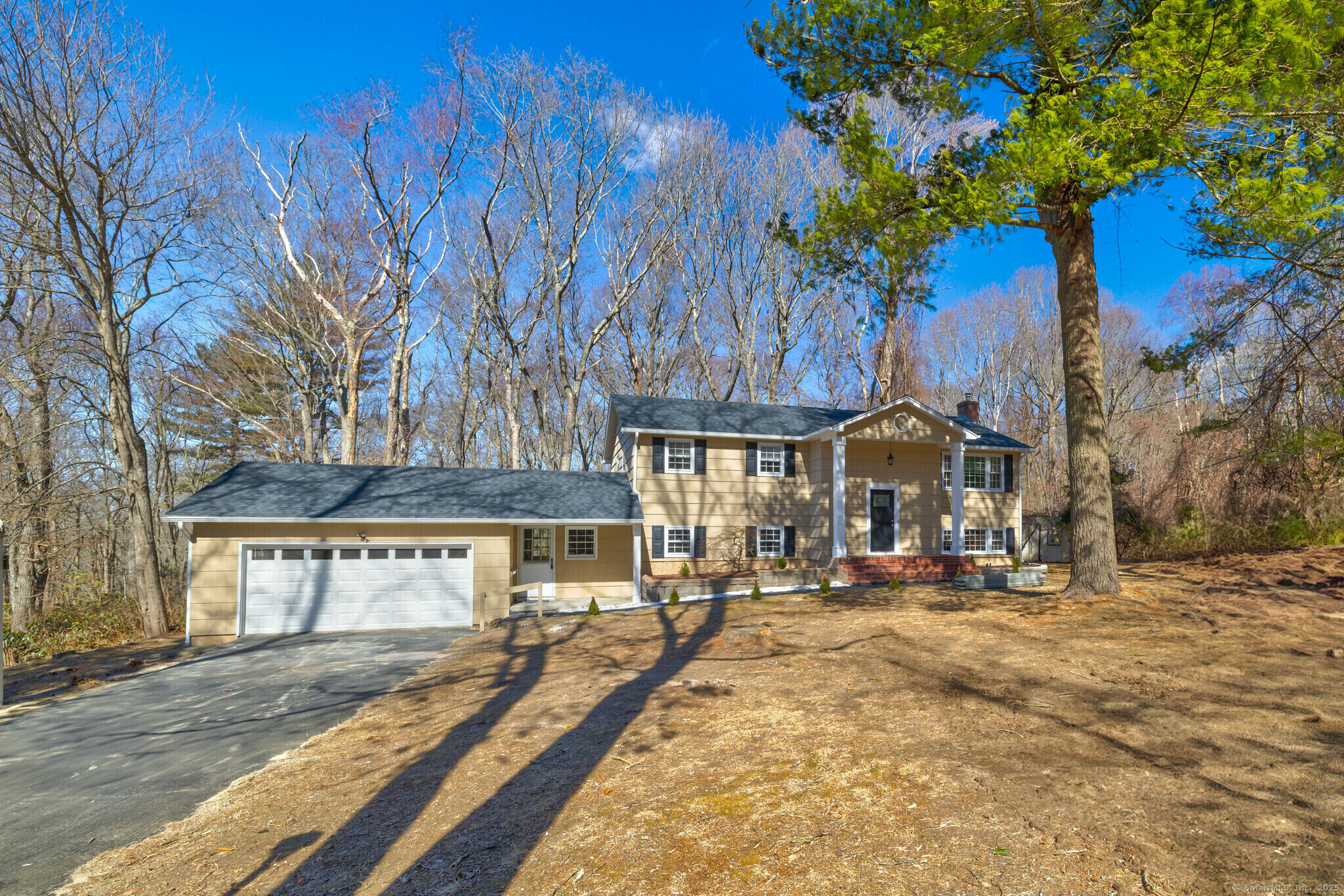 Property Photo: 6 Lincoln Drive CT 06335