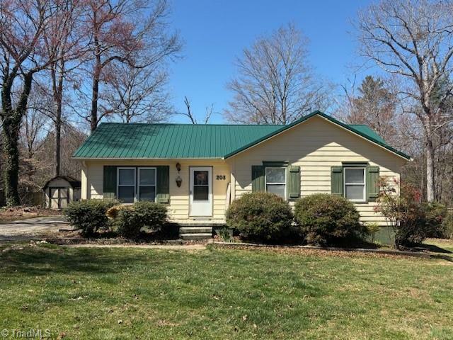 Property Photo: 208 Montieth Acres Road NC 28635