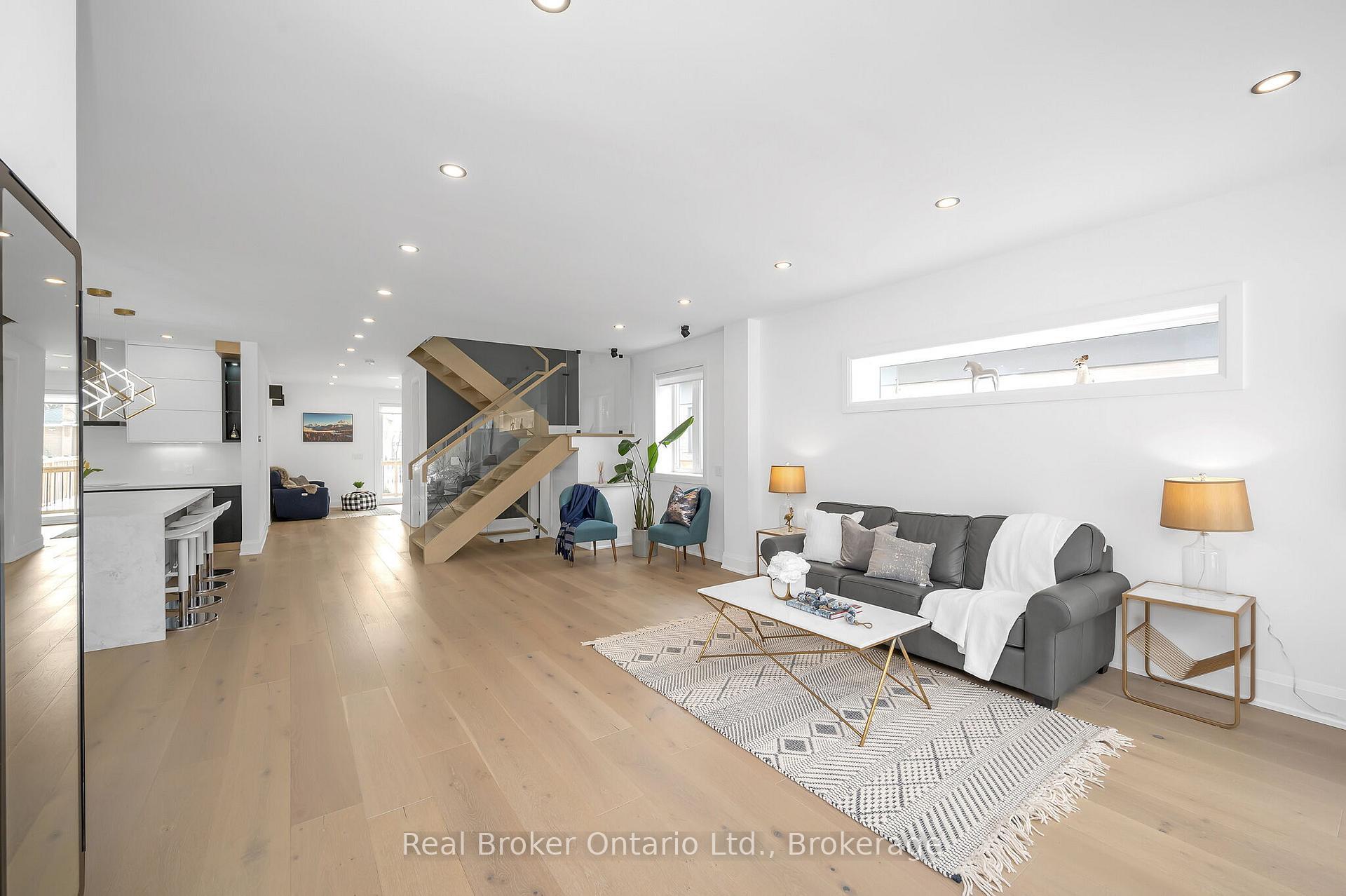 Property Photo:  396 River Side Dr  ON L6K 3N7 