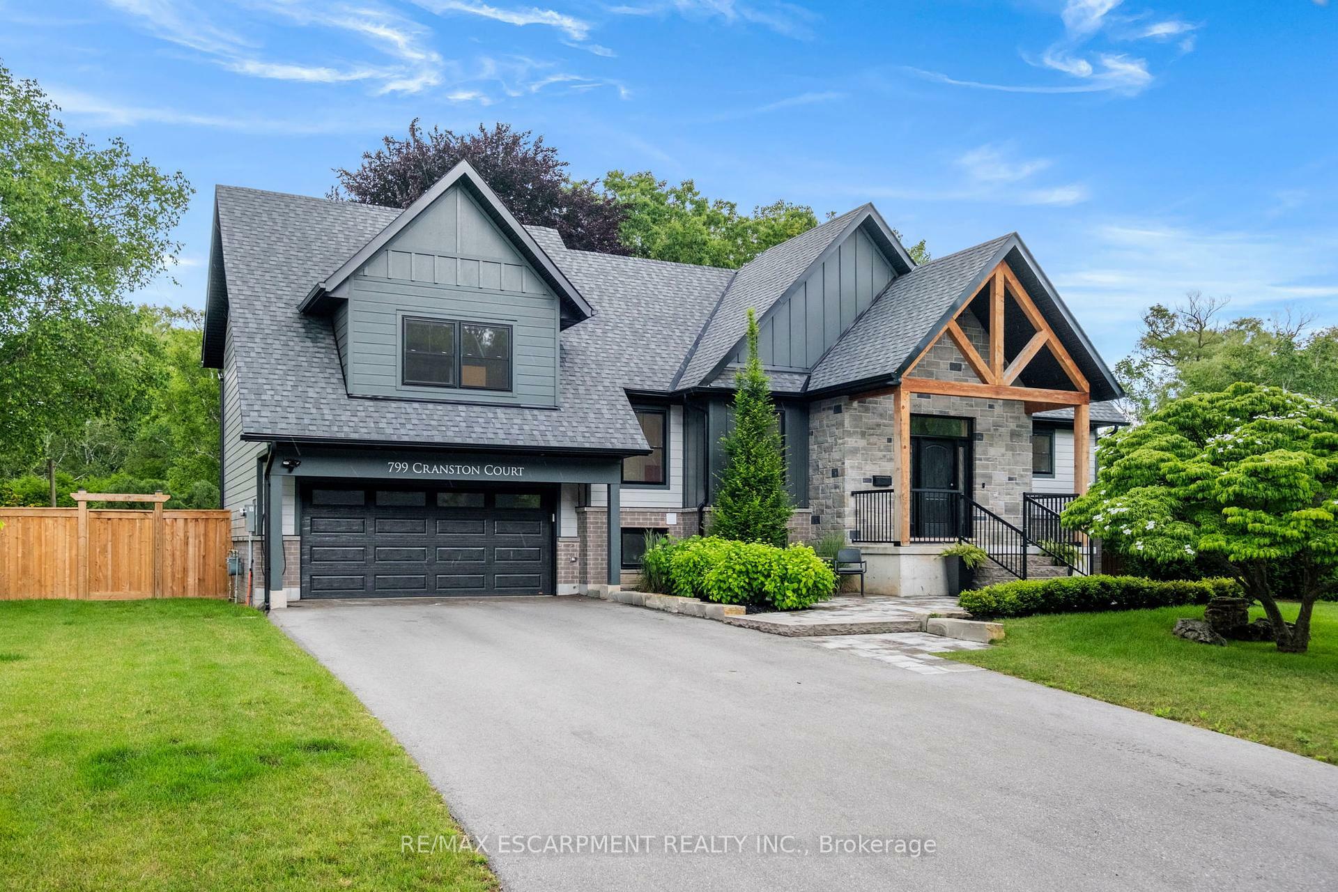 Property Photo: 799 Cranston Crt ON L7T 2Y6