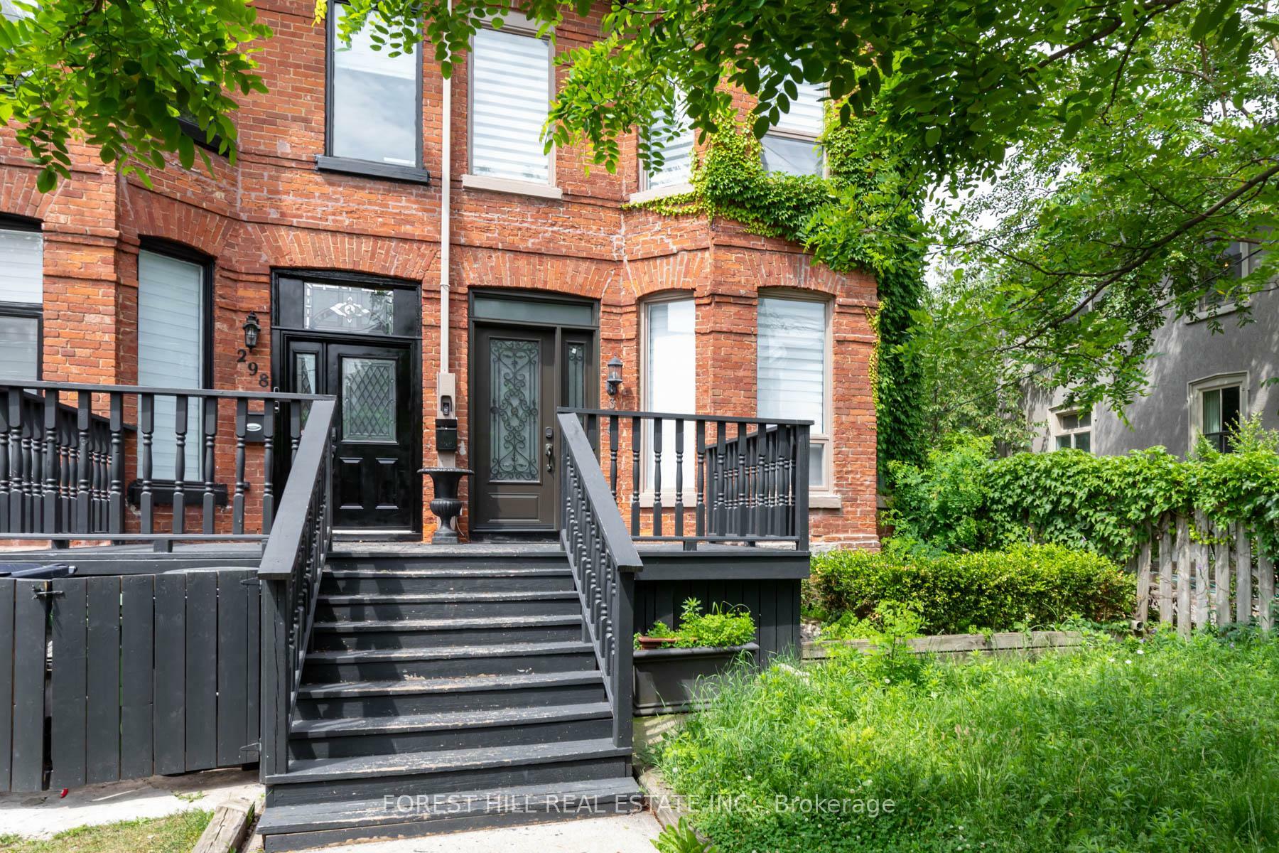 Property Photo: 300 Seaton Street N ON M5A 2T7