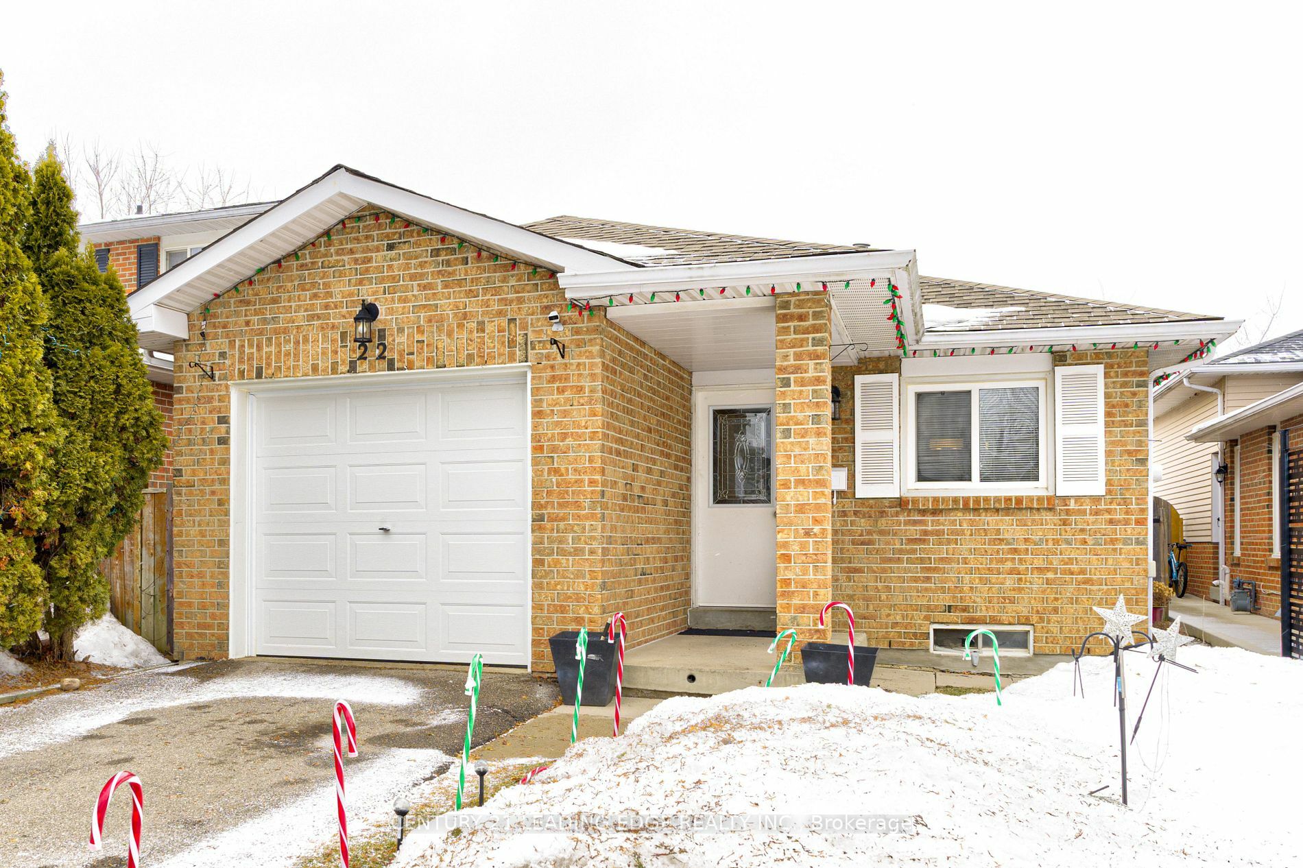 Property Photo:  22 Clearview Crt N  ON L6Z 2B1 