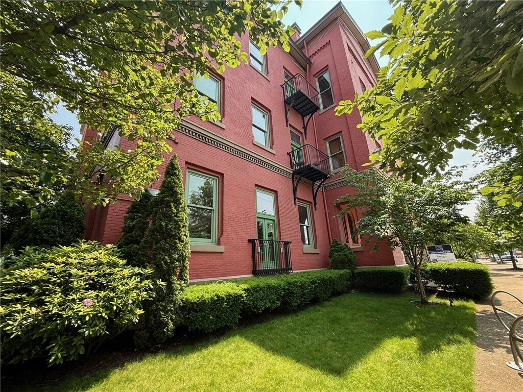 Property Photo: 3080 Smallman St Ph13 PA 15201