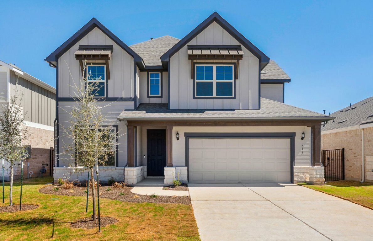 Property Photo: 213 Canyoncrest Way TX 78642