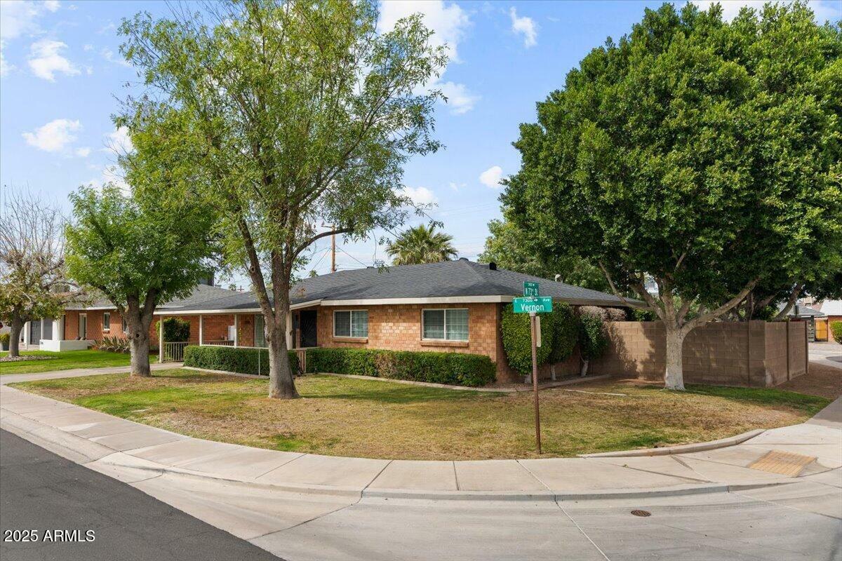 Property Photo: 7254 E Vernon Avenue AZ 85257