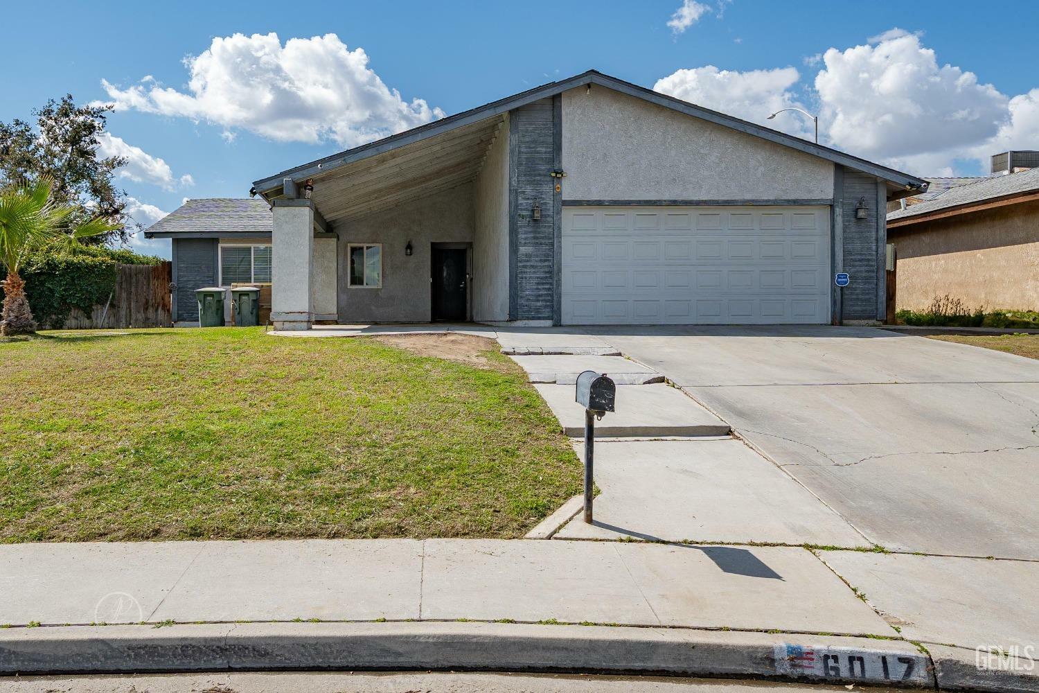 6017 Gwendolyn Street  Bakersfield CA 93304 photo