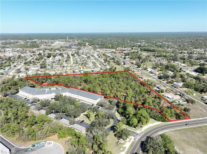Property Photo: 1210 Taylor Ln FL 33936
