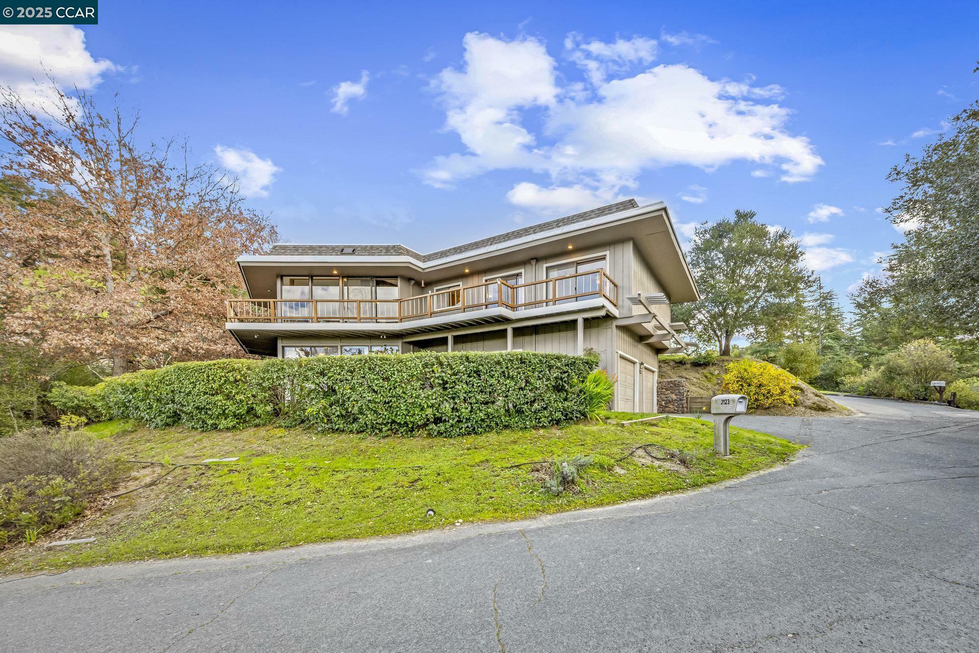 Property Photo: 3123 Indian Way CA 94549