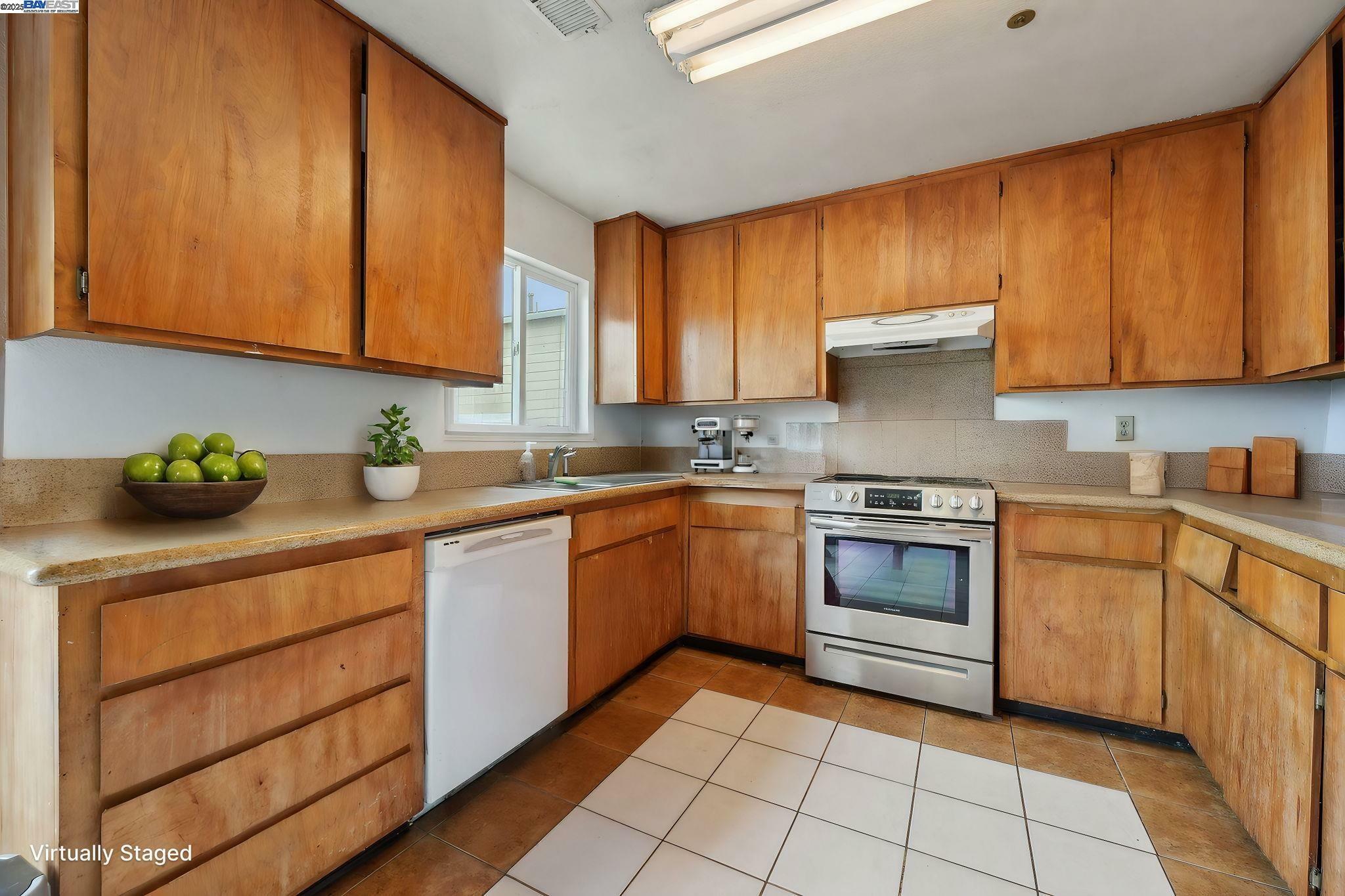 Property Photo: 231 N K St CA 94551