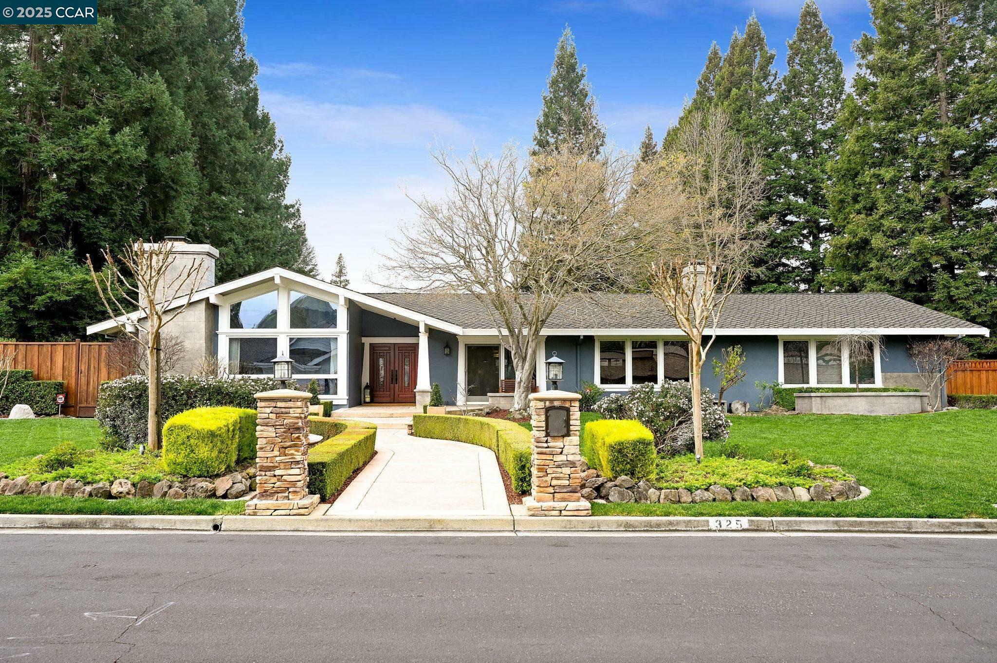 Property Photo:  325 Lakeview Place  CA 94507 