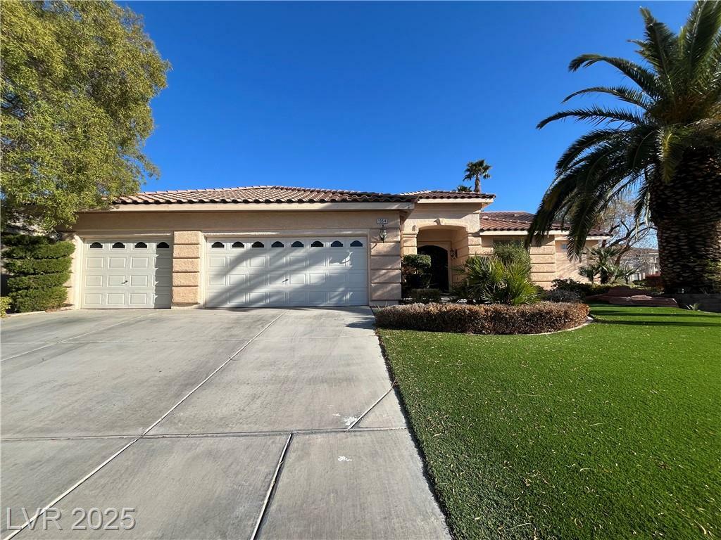 Property Photo: 1354 Waterford Falls Avenue NV 89123