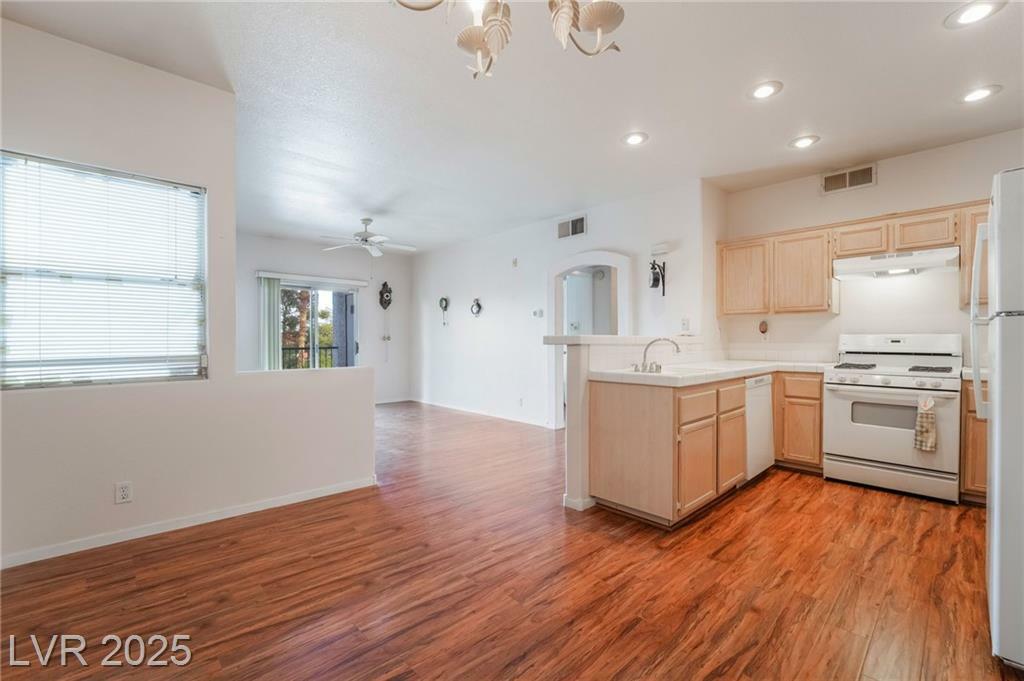 Property Photo: 2201 Ramsgate Drive 823 NV 89074