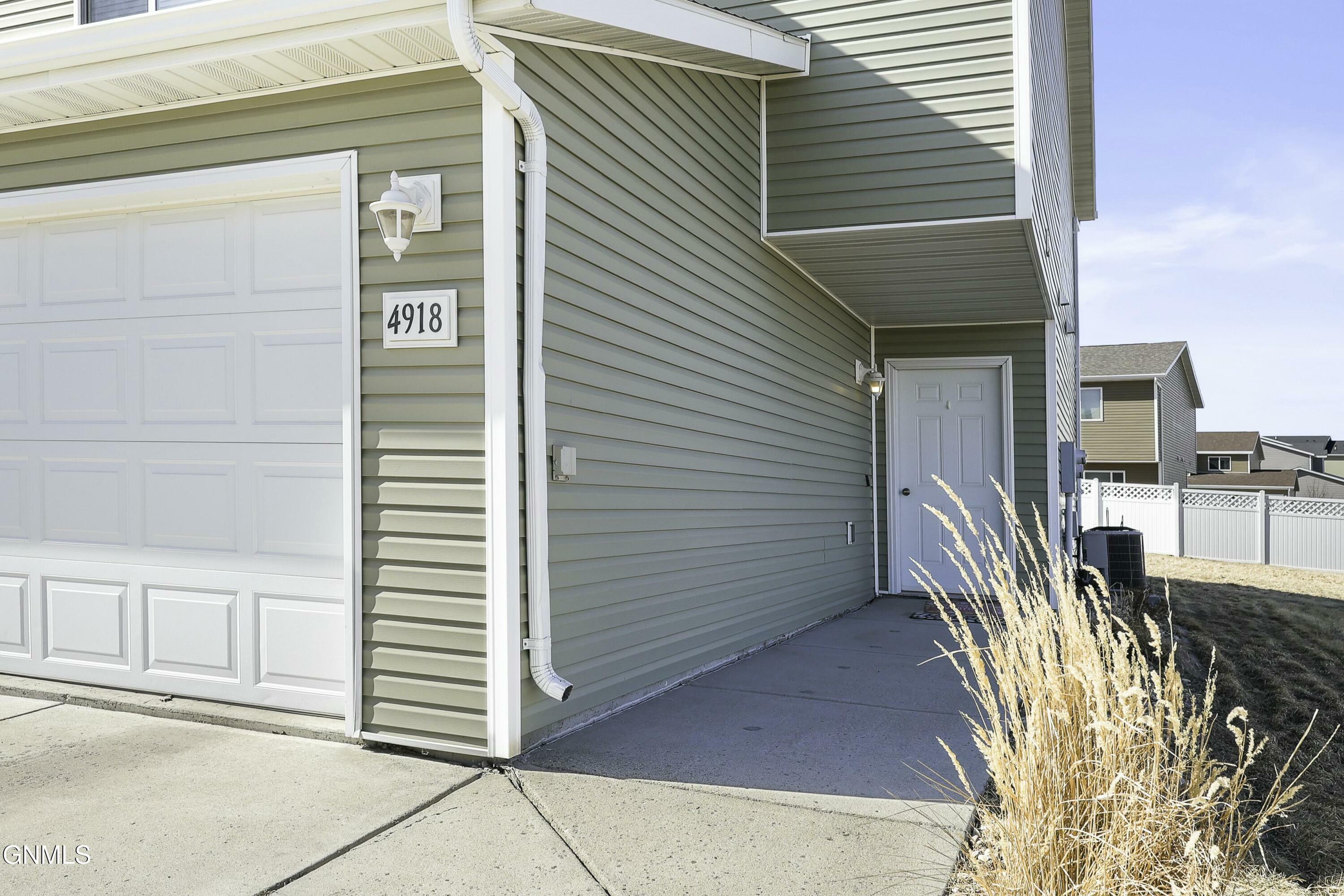 Property Photo:  4918 Coleman Street  ND 58503 