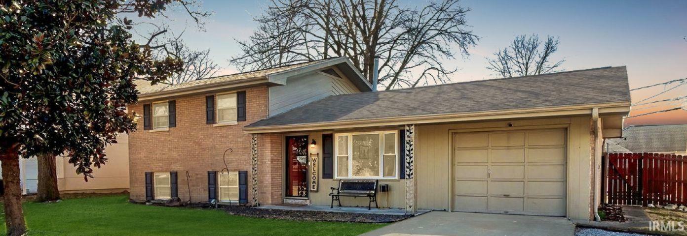 Property Photo:  2909 Eastbrooke Drive  IN 47711 