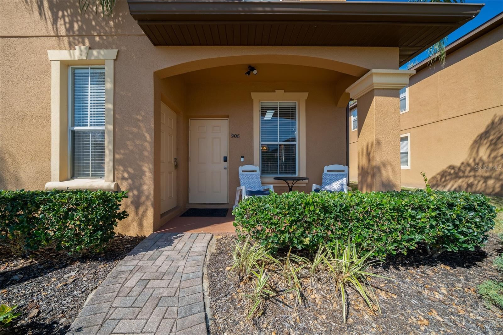 Property Photo:  906 Calabria Avenue  FL 33897 