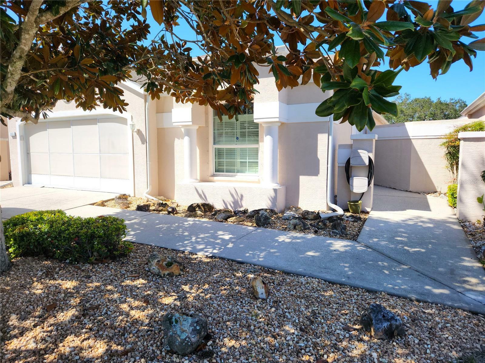 Property Photo:  355 Royal Palm Way  FL 34608 