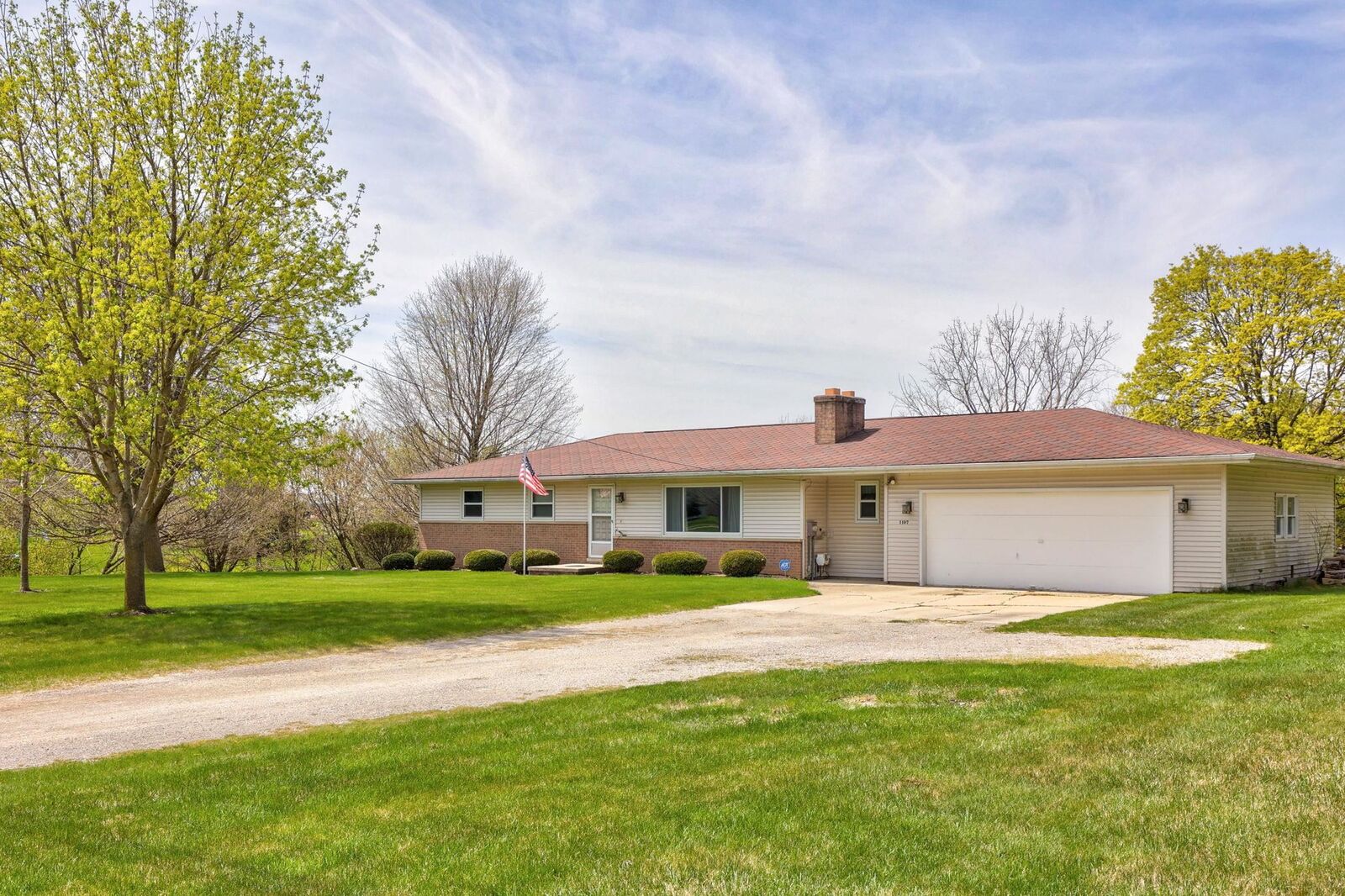 Property Photo:  1107 N Block Road  MI 48757 