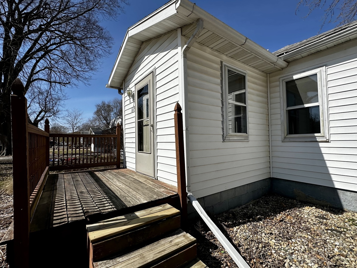 Property Photo: 1619 E Washington Street IL 61727