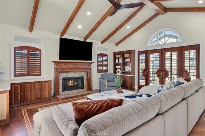 Property Photo: 1101 S Catalina Avenue CA 90277