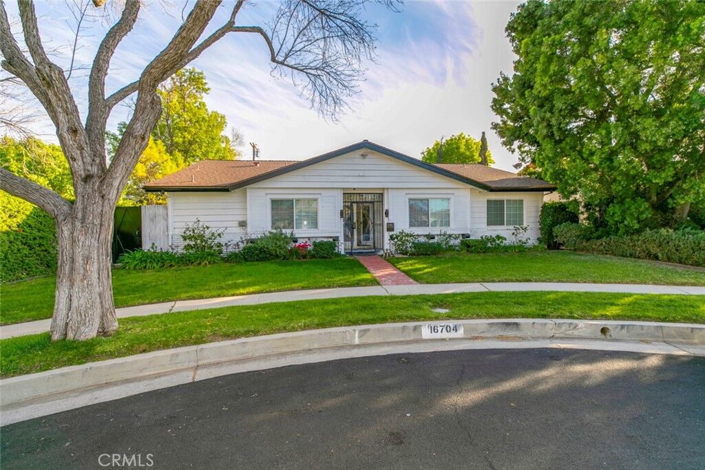 Property Photo:  16704 Septo Street  CA 91343 