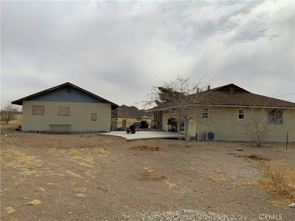 Property Photo:  16962 Huff Road  CA 92356 