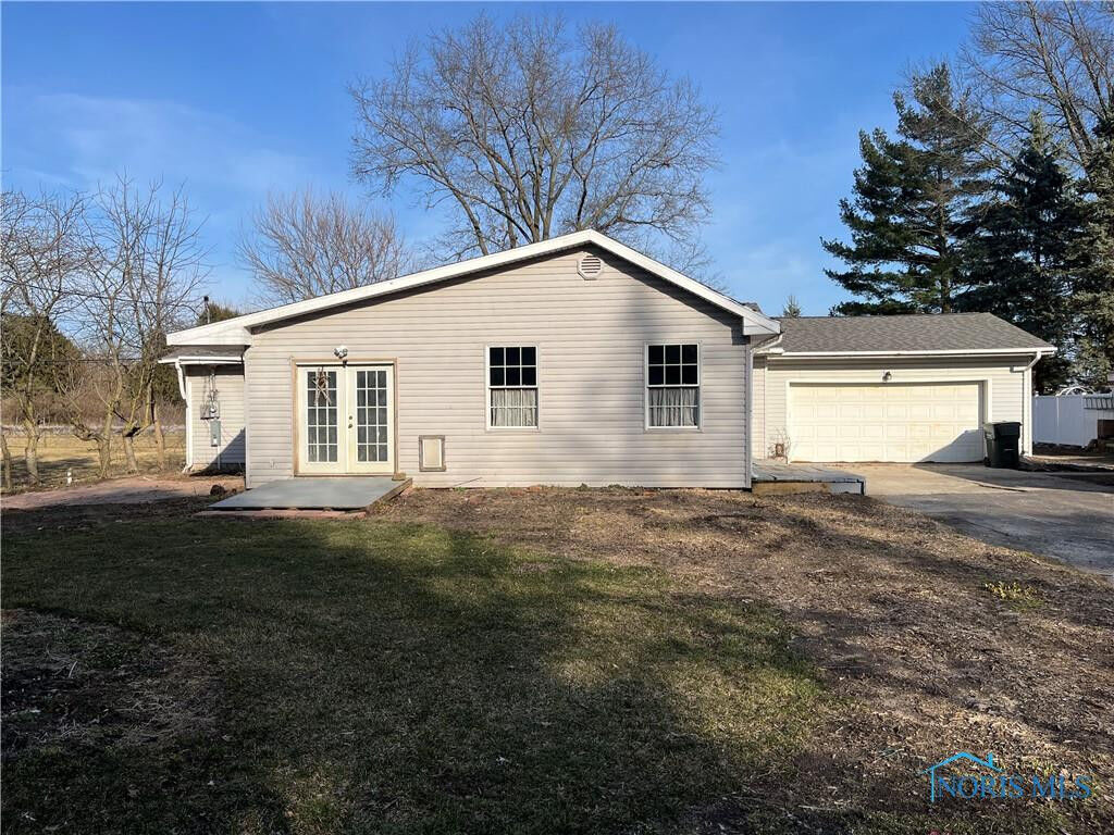 Property Photo: 10821 S Dixie Highway OH 43451