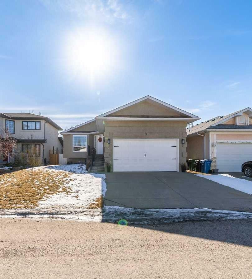 9 Scripps Landing NW  Calgary AB T3L 1V9 photo