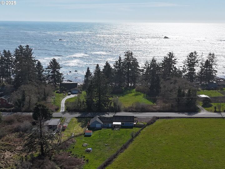 14791 Oceanview Dr  Brookings OR 97415 photo