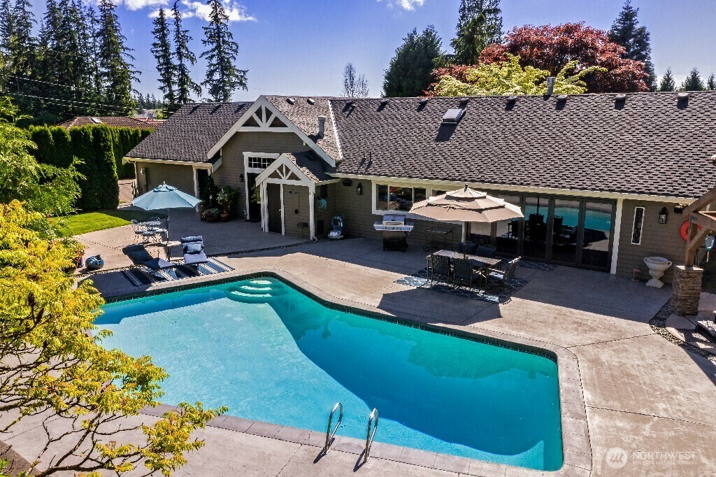 Property Photo: 21713 45th Avenue SE WA 98021