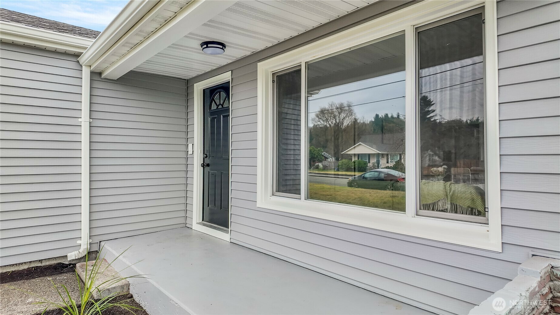 Property Photo: 1705 7th Ave SW WA 98371