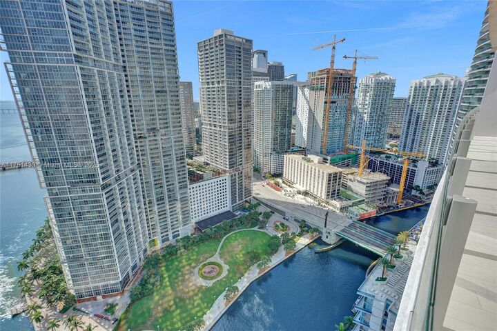 Property Photo: 300 Biscayne Blvd Way 3405 FL 33131