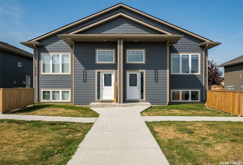Property Photo: 3003/3009 5A Avenue E SK S6V 7K4