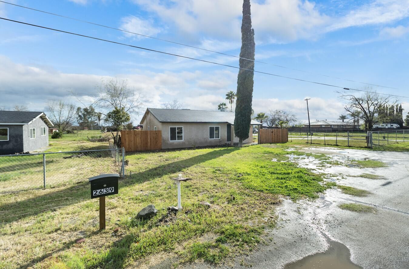 Property Photo: 2607 Olympic Avenue CA 93212