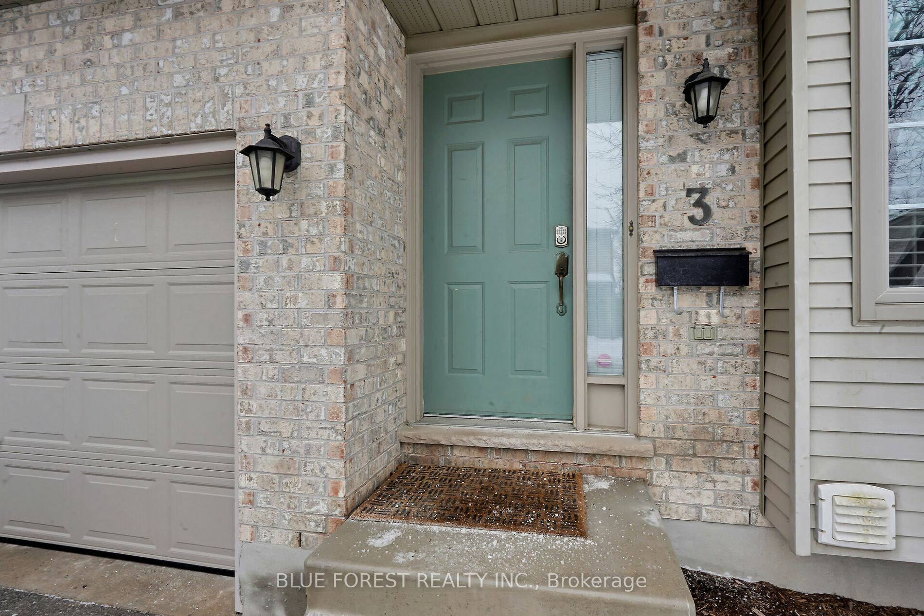 Property Photo:  410 Ambleside Dr 3  ON N6G 4Y3 