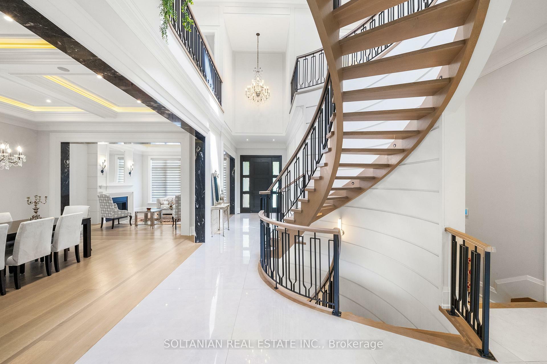 Property Photo: 319 Betty Ann Drive ON M2R 1B4