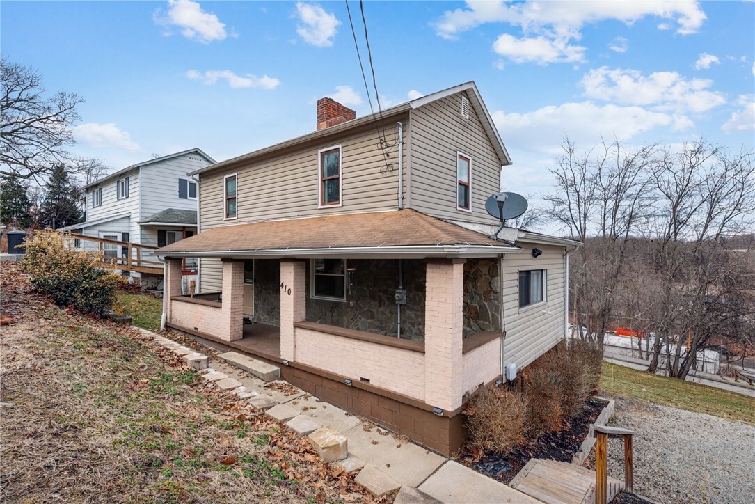 Property Photo: 410 Blue Jay Dr PA 15317