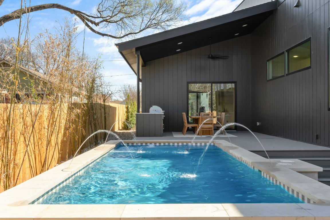 5514 Montview Street  Austin TX 78756 photo